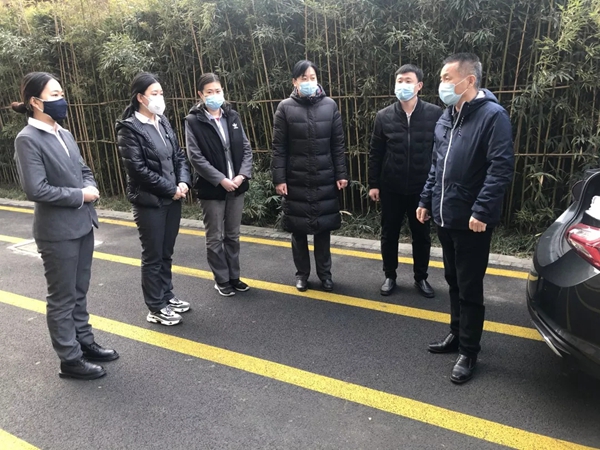 三箭物業(yè)人在一線，防疫工作進行時2.jpg